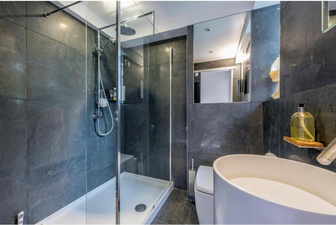 Stunning 3 Bedroom, 3 Bathroom Duplex With Terrace 런던 외부 사진