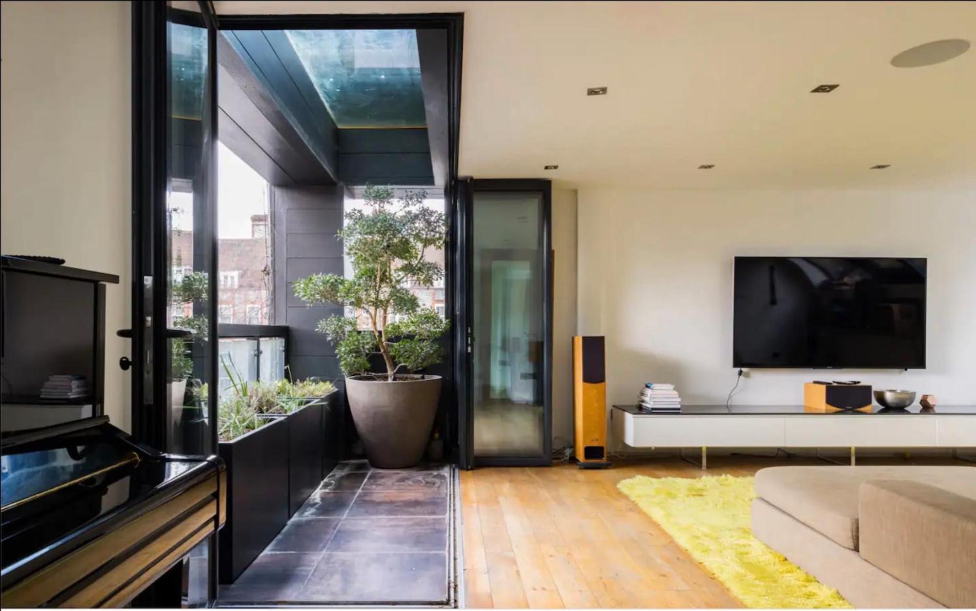 Stunning 3 Bedroom, 3 Bathroom Duplex With Terrace 런던 외부 사진