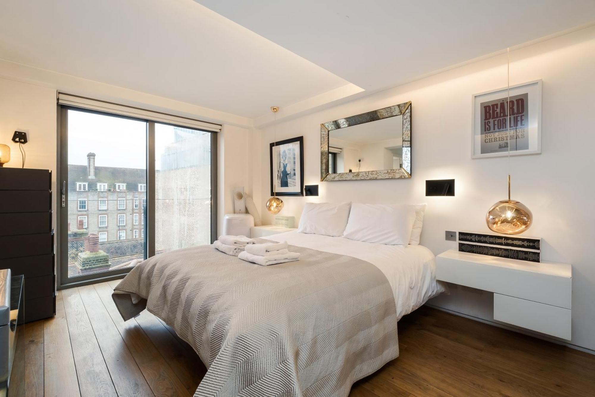 Stunning 3 Bedroom, 3 Bathroom Duplex With Terrace 런던 외부 사진