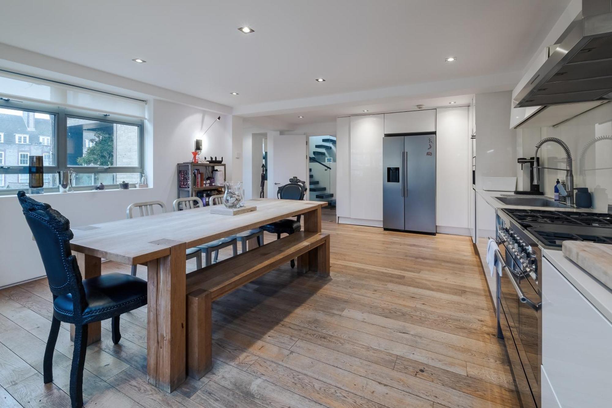 Stunning 3 Bedroom, 3 Bathroom Duplex With Terrace 런던 외부 사진